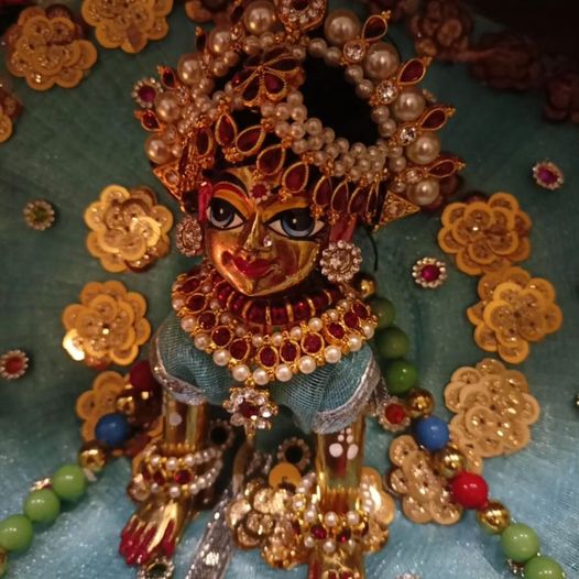 The Art of Adorning God Idols: A Guide to Traditional Jewelry for Poojas at home mandir