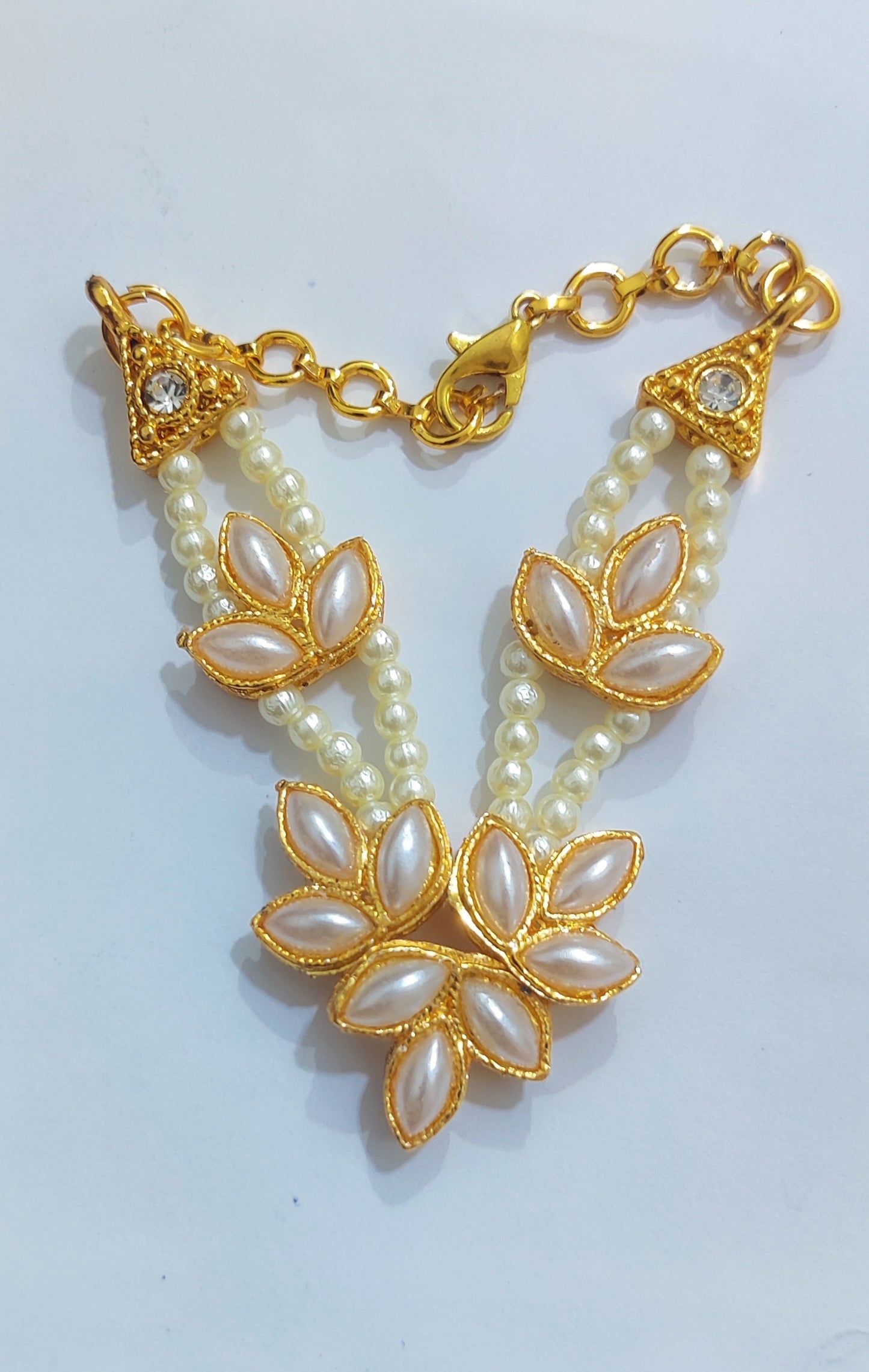 Leaf Pearl Necklace