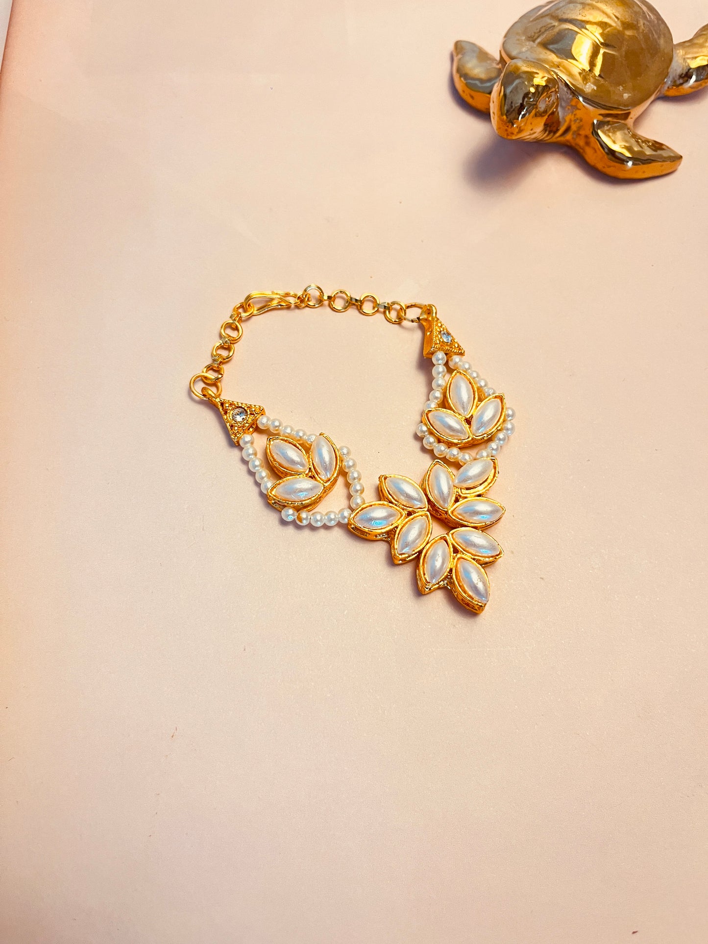 Leaf Pearl Necklace